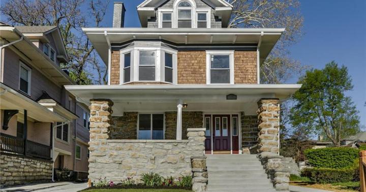 Beacon Hill | KC, MO | $369,900 | beds 4 baths 4