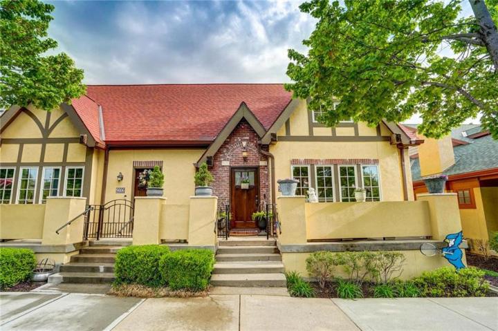 North Kansas City, MO | $293,000 | Beds 3 Baths 3.5