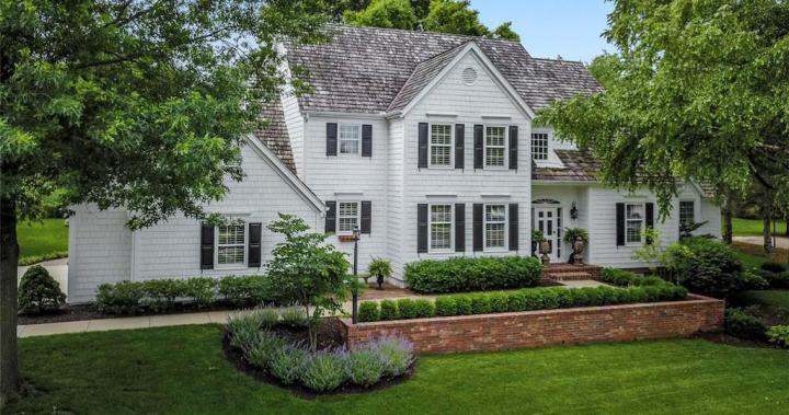 Hallbrook | Leawood, KS | $1,389,000