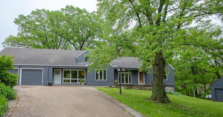 Parkville MO $275,000