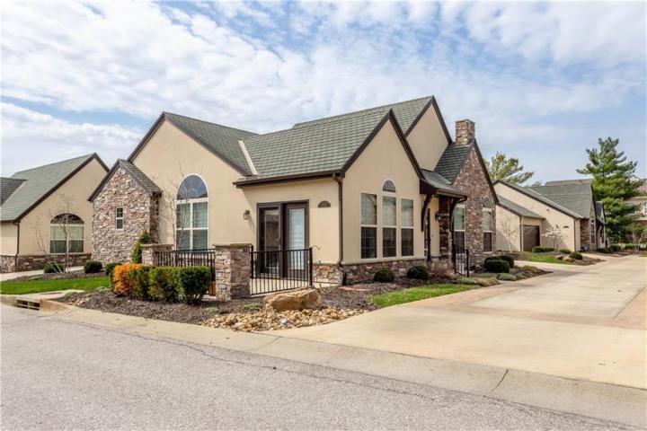 Overland Park, KS | $315,000 | beds 2 baths 2.5
