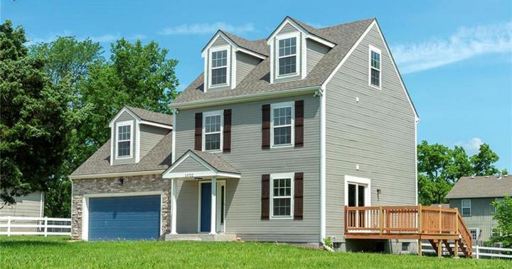 Bonner Springs KS $235,000