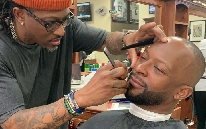 Today Patrick Mahomes said he will be flying his barber DeJaun Bonds, owner  of Purple Label Barbershop in Overland Park, Kansas to Miami, FL, to  continue his tradition of getting a haircut