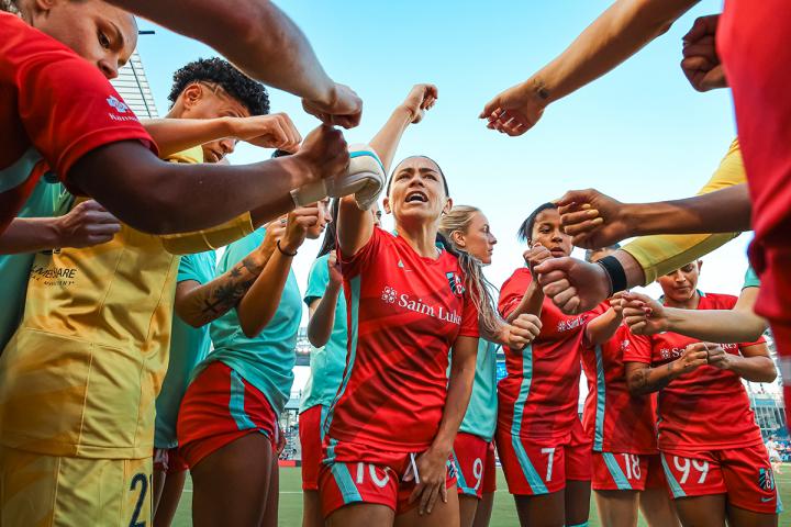 KC Current Lo in Huddle