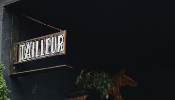 Sign reading Tailleur.